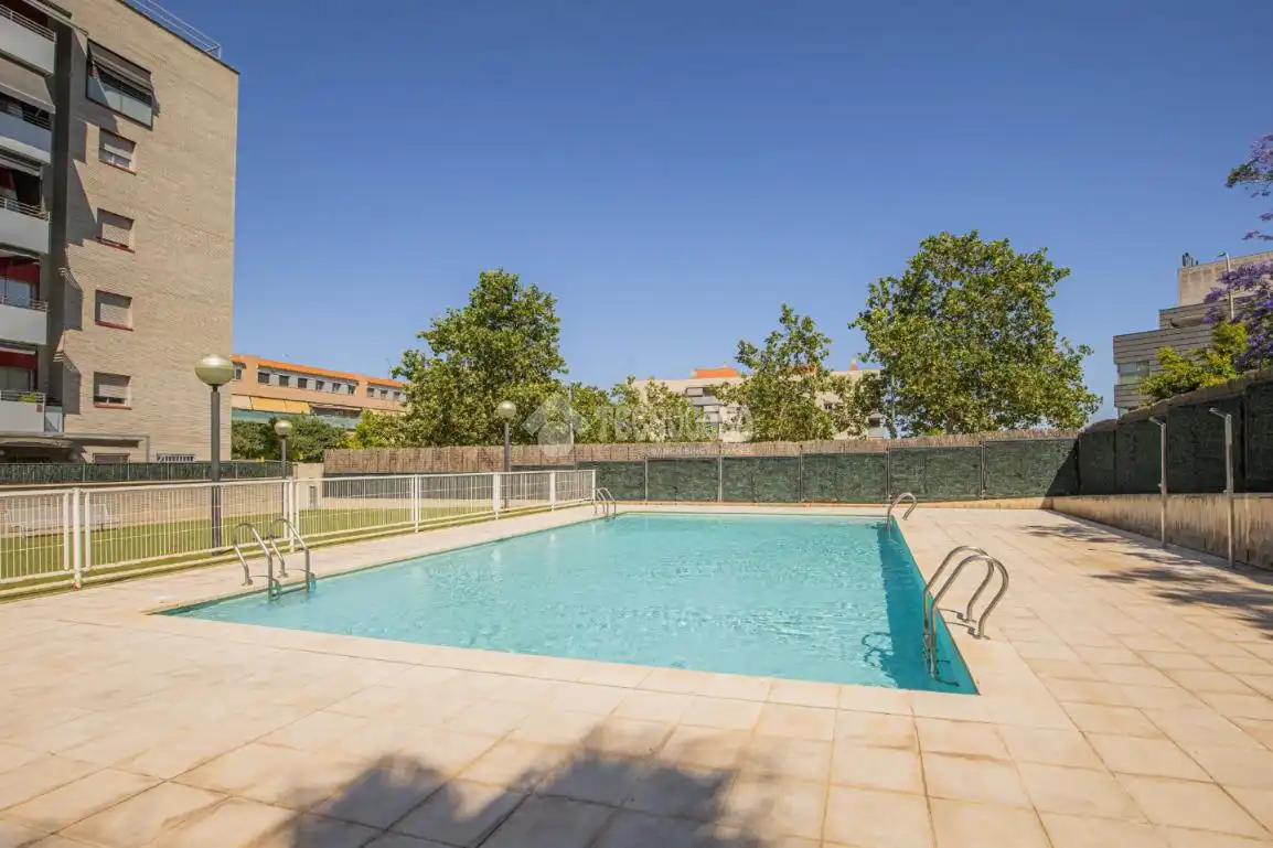 Swimming pool of Flat for sale in Sant Boi de Llobregat  with Air Conditioner, Storage room and Balcony