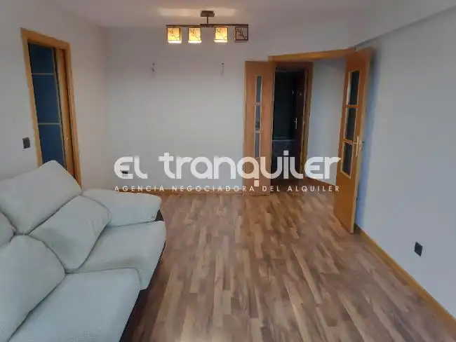Sala d'estar de Pis en venda en Madrid amb Aire condicionat
