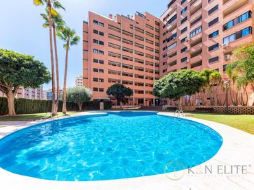 Penthouse mit Pool zum Verkauf in Avenida Mestral