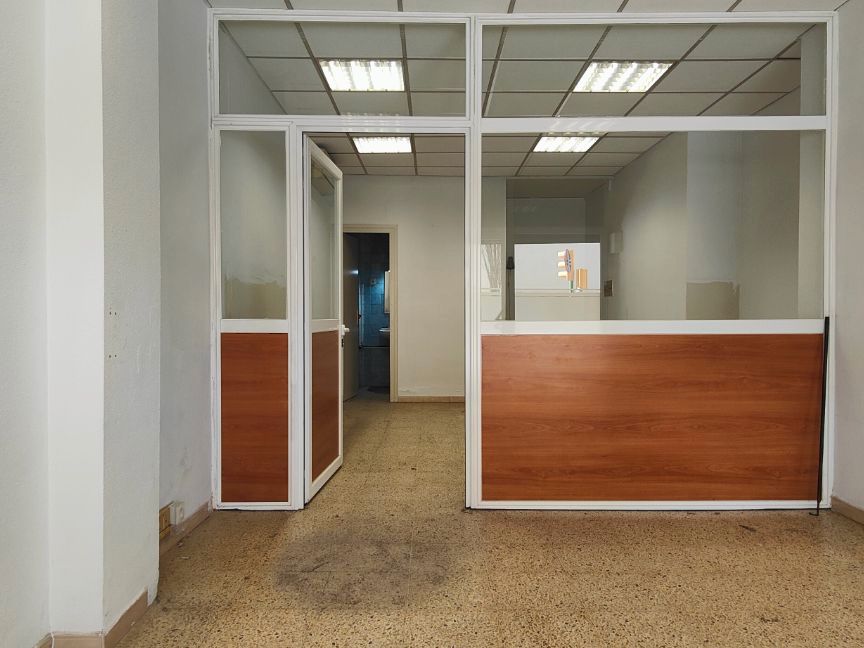 Geschaftsraum zum Verkauf in Sabadell mit Klimaanlage und Heizung