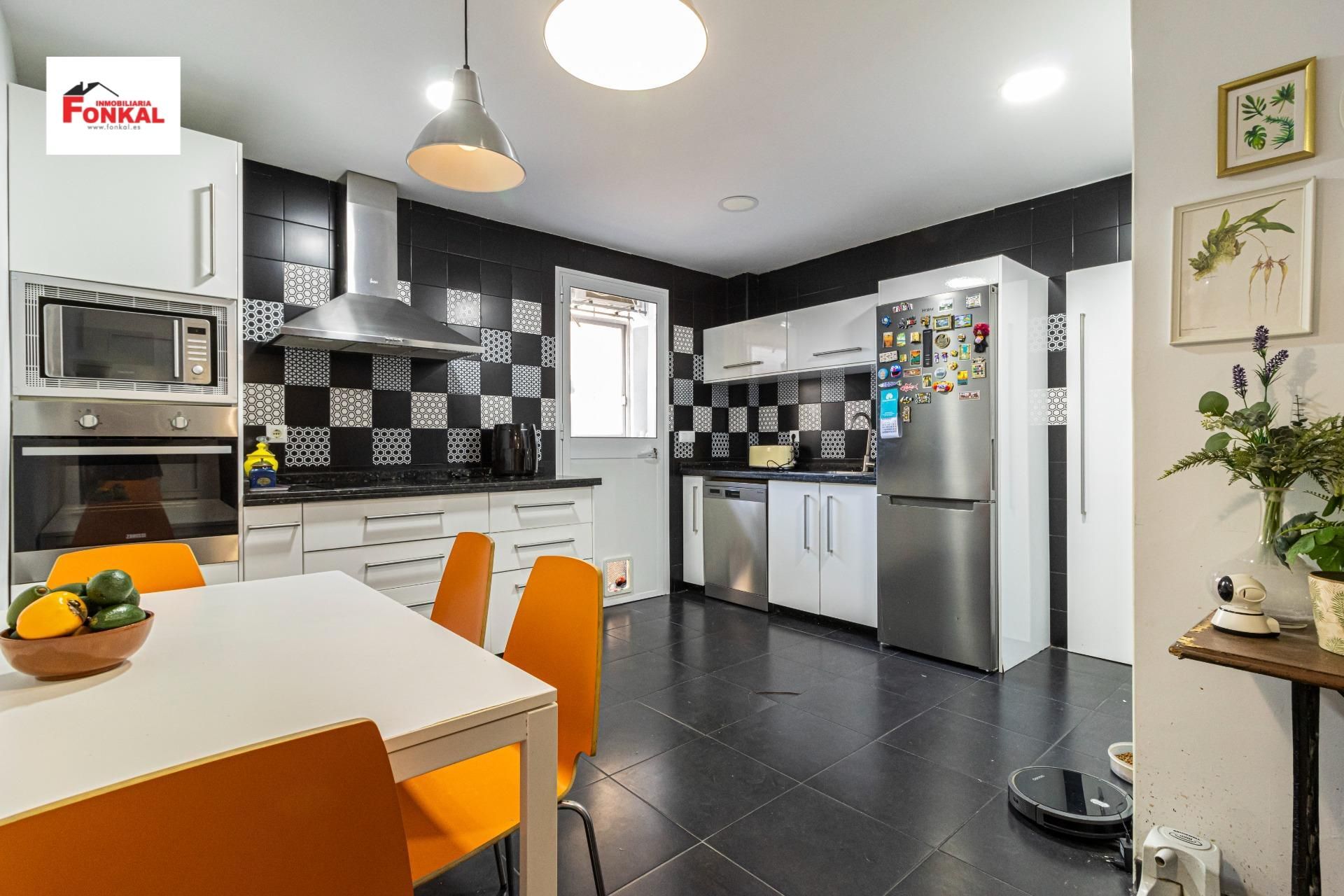 Kitchen of Flat for sale in Jerez de la Frontera  with Air Conditioner, Terrace and Storage room