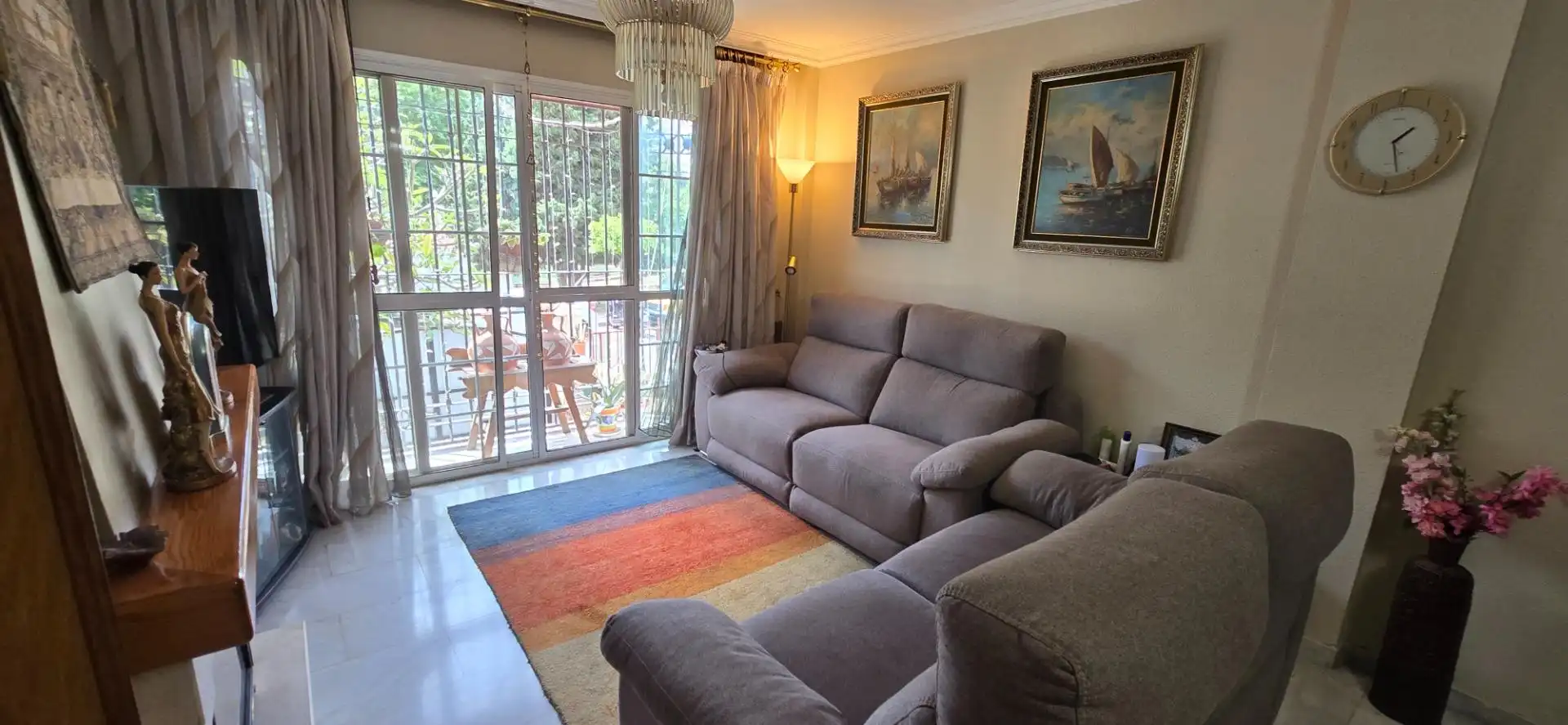 Sala d'estar de Casa adosada en venda en Málaga amb Aire condicionat, Calefacció i Jardí privat