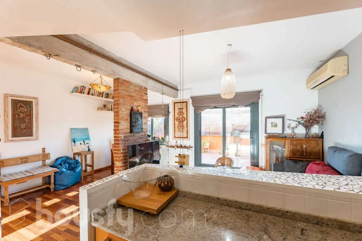 Sala d'estar de Àtic en venda en Barcelona amb Aire condicionat, Calefacció i Parquet
