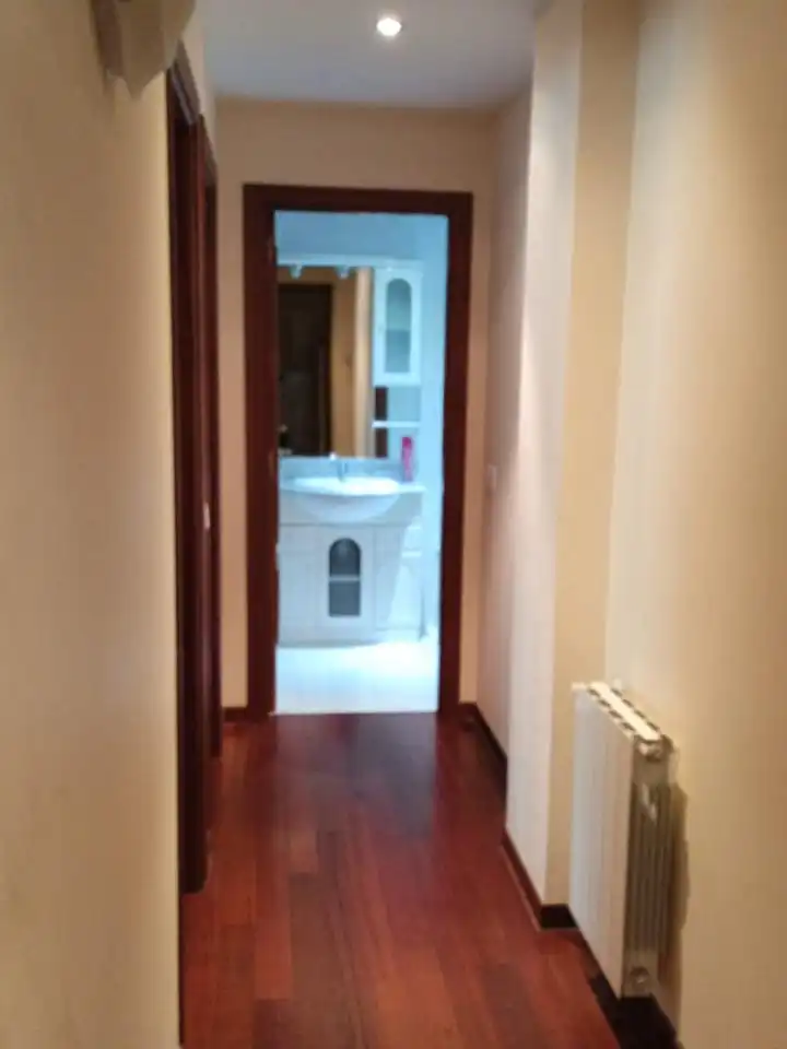 Planta baja en venta en Santiago de Compostela  con Calefacción, Trastero y Amueblado