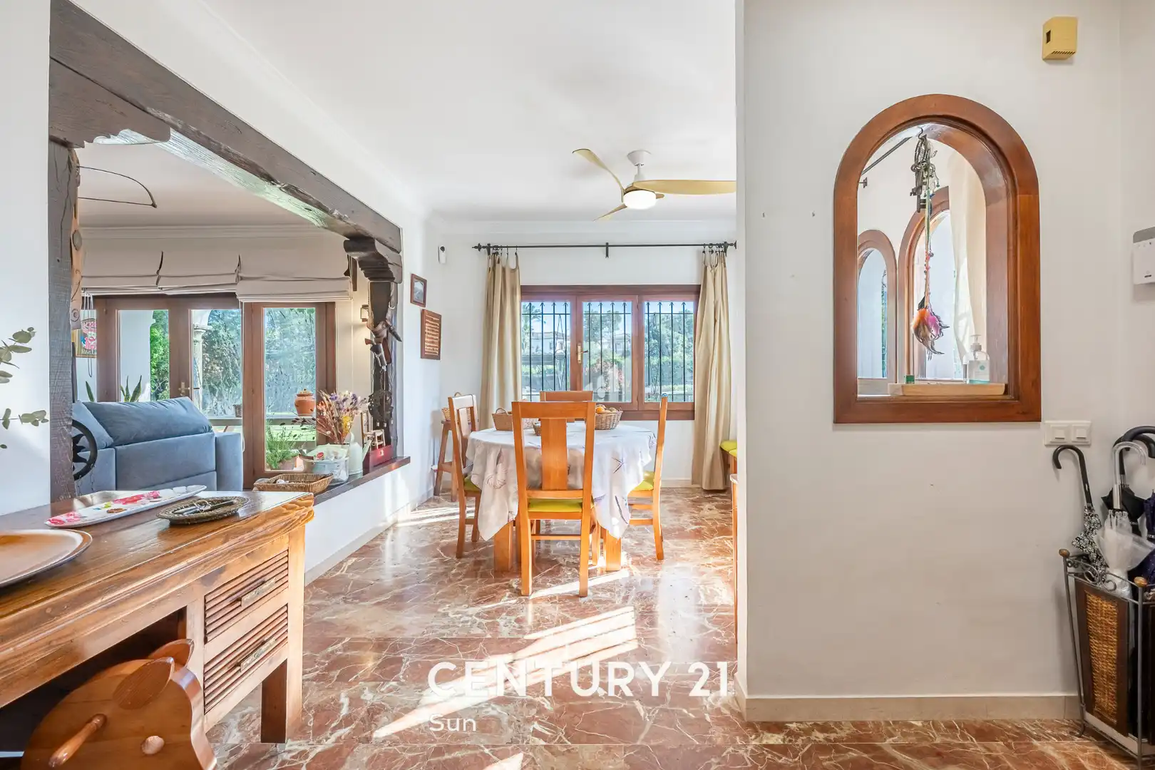 Esszimmer von Country house zum Verkauf in Marbella mit Privatgarten und Balkon
