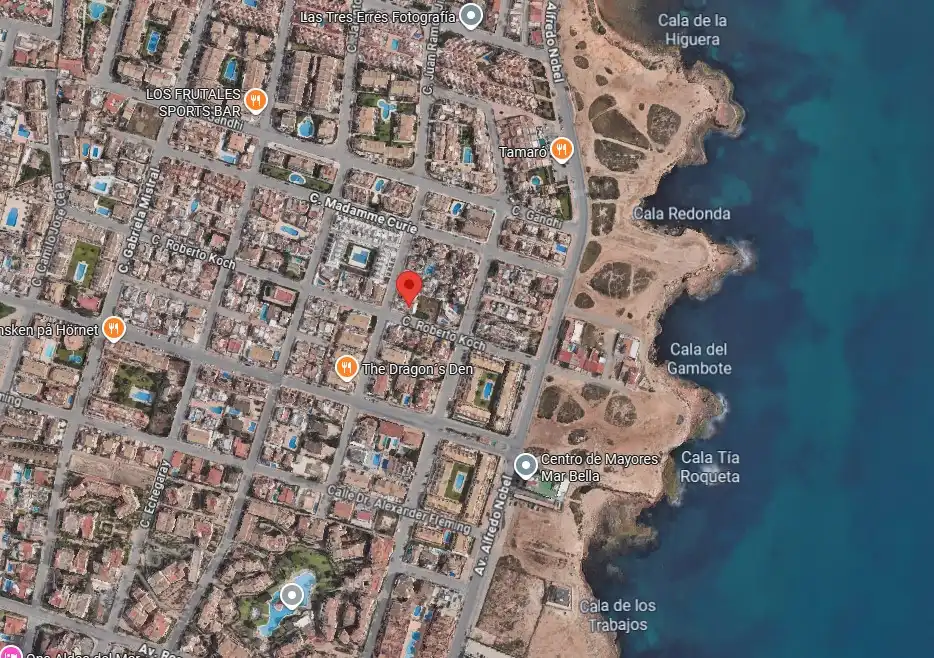 Außenansicht von Einfamilien-Reihenhaus zum Verkauf in Torrevieja mit Terrasse, Möbliert und Alarm