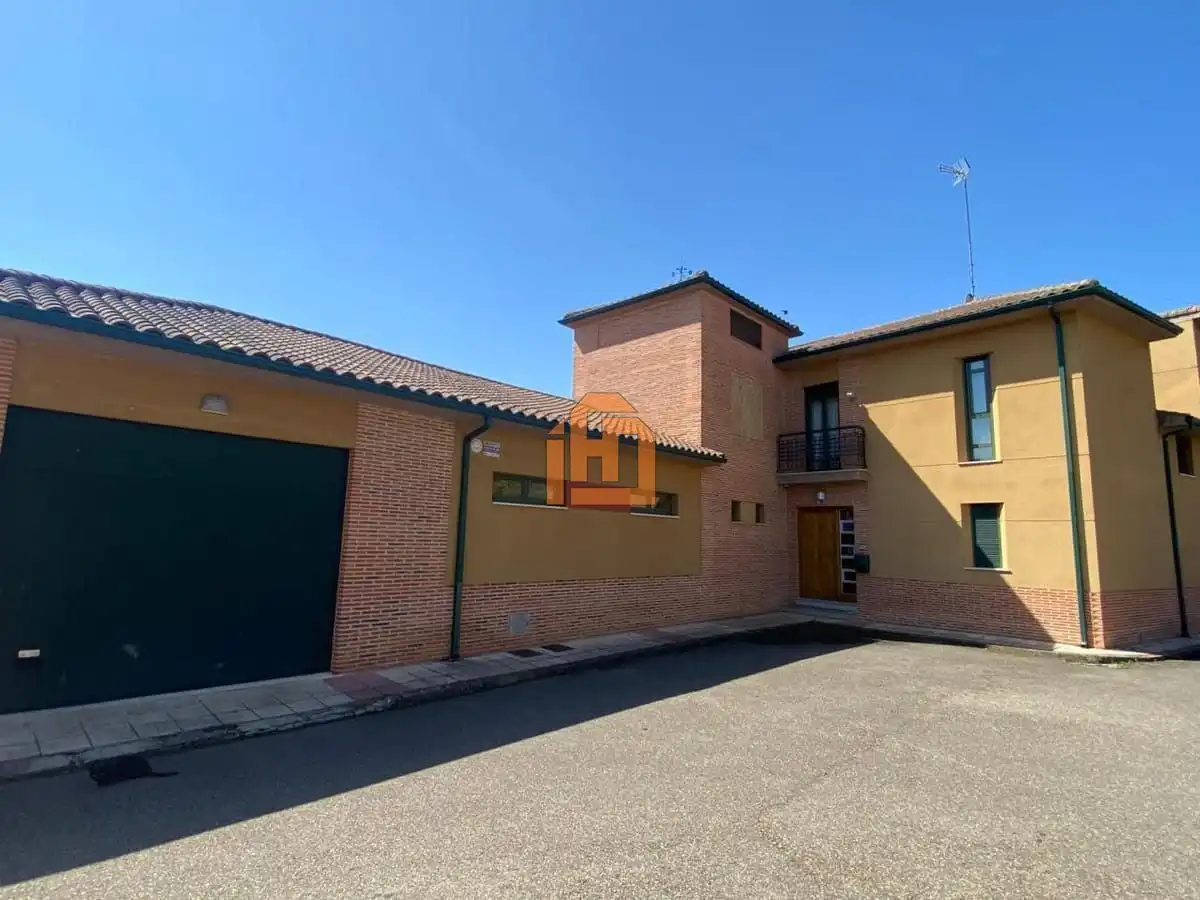 Xalet amb terrassa en venda a Calle Medio, imagen 2