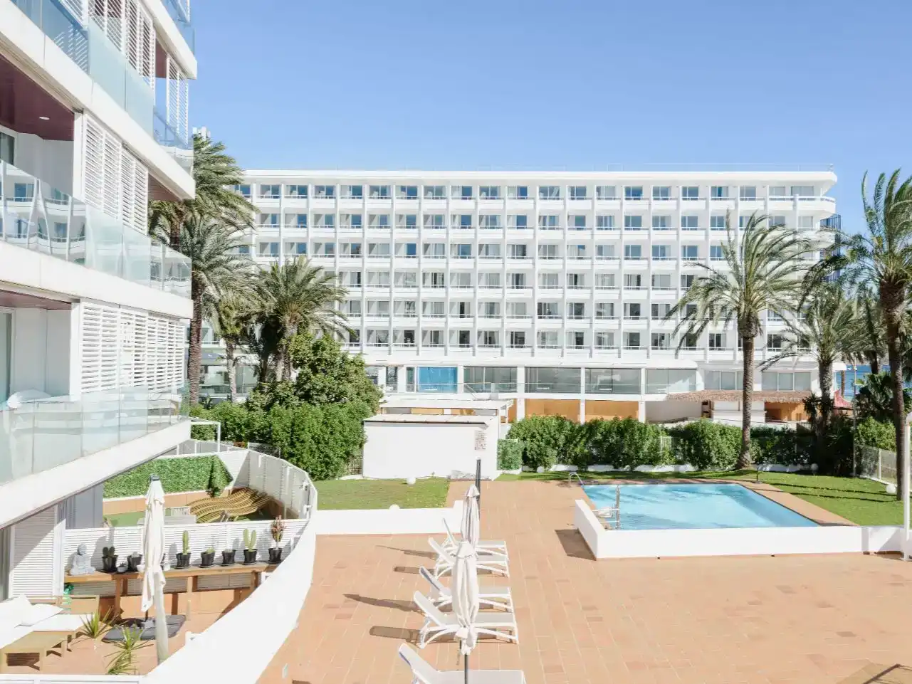 Vista exterior de Pis en venda en Eivissa amb Aire condicionat, Piscina i Balcó