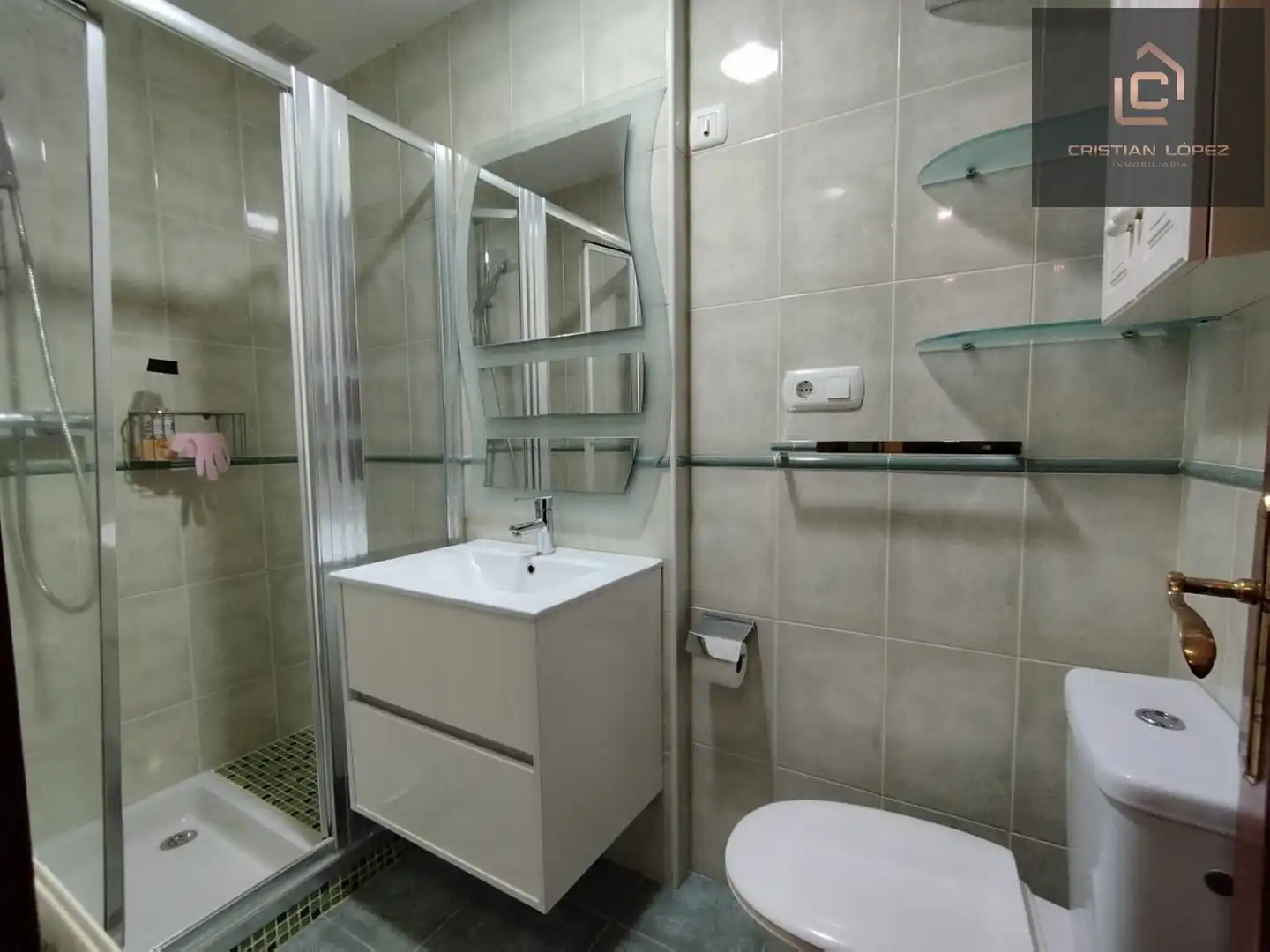 Baño de Piso en venta en A Coruña Capital  con Calefacción, Jardín privado y Parquet