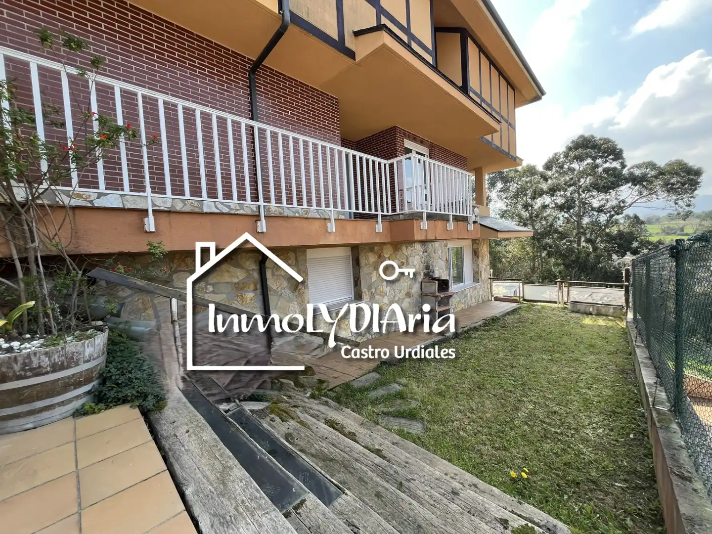 Exterior view of Houses for sale in Castro-Urdiales  with Heating, Private garden and Terrace