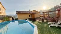 Piscina de Casa o xalet en venda en Vallirana amb Aire condicionat, Terrassa i Piscina