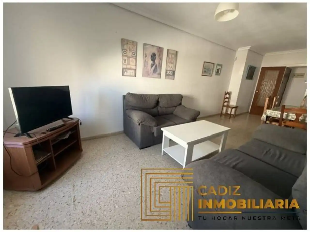 Sala d'estar de Pis de lloguer en Cádiz amb Balcó
