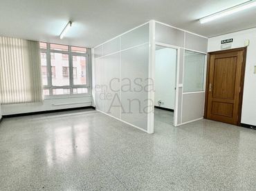 Office space with lift to rent in Landabaso Plaza