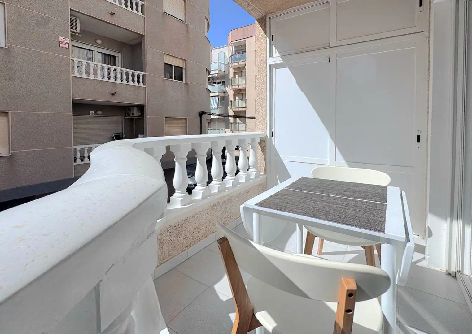 Terrassa de Estudi en venda en Torrevieja amb Aire condicionat, Terrassa i Moblat