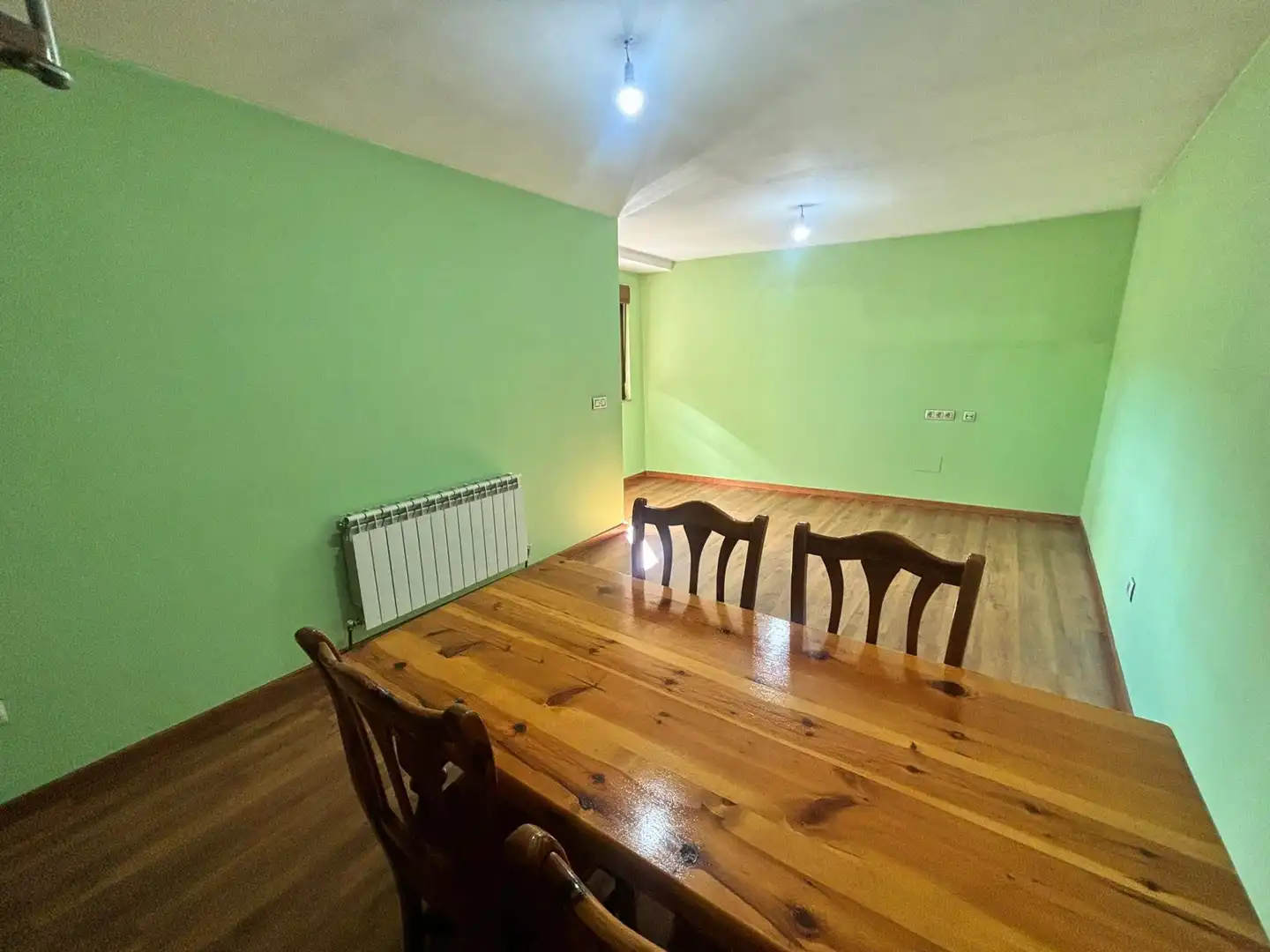 Comedor de Casa o chalet en venta en Quirós con Jardín privado, Parquet y Terraza