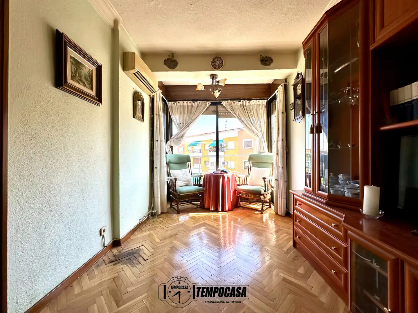 Living room of Flat for sale in Madrid  with Air Conditioner, Heating and Furnished