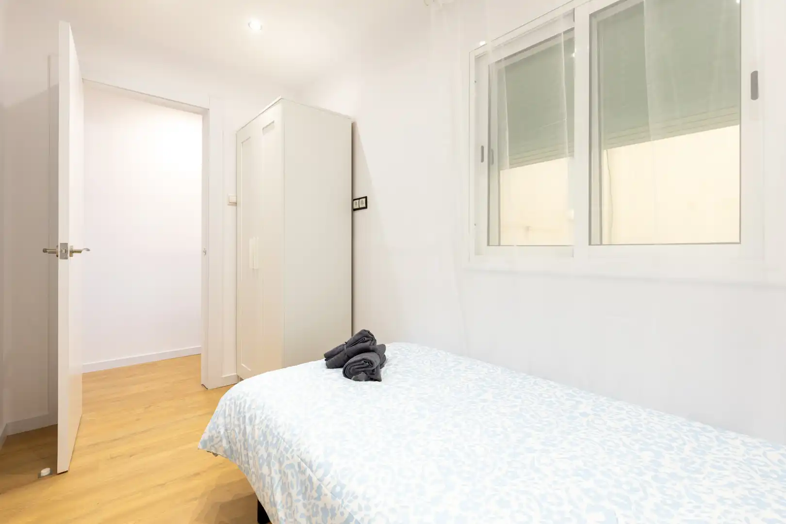 Bedroom of Flat for rent in Terrassa  with Air Conditioner, Heating and Parquet flooring