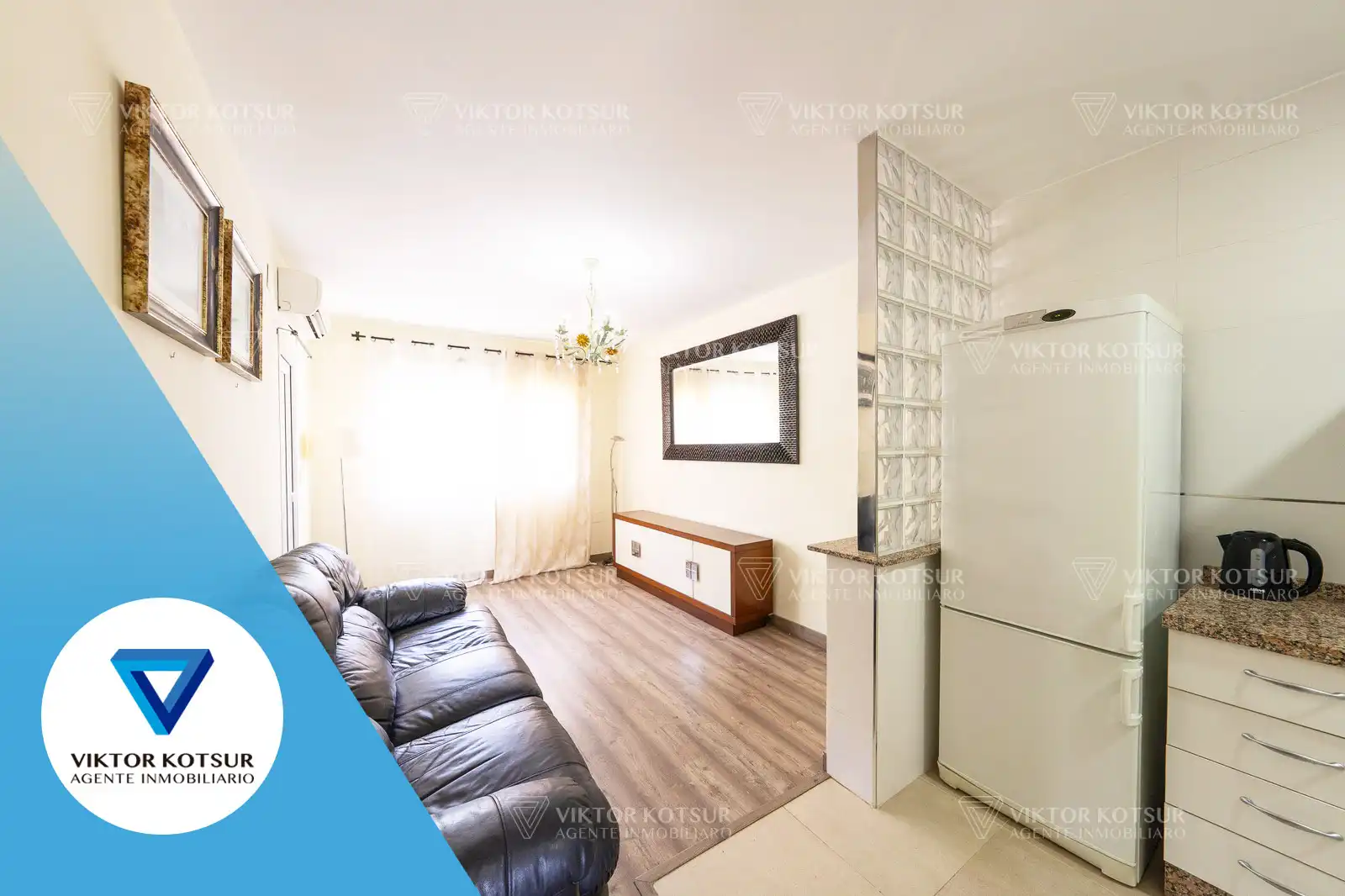 Sala d'estar de Apartament en venda en Roquetas de Mar amb Aire condicionat, Parquet i Terrassa