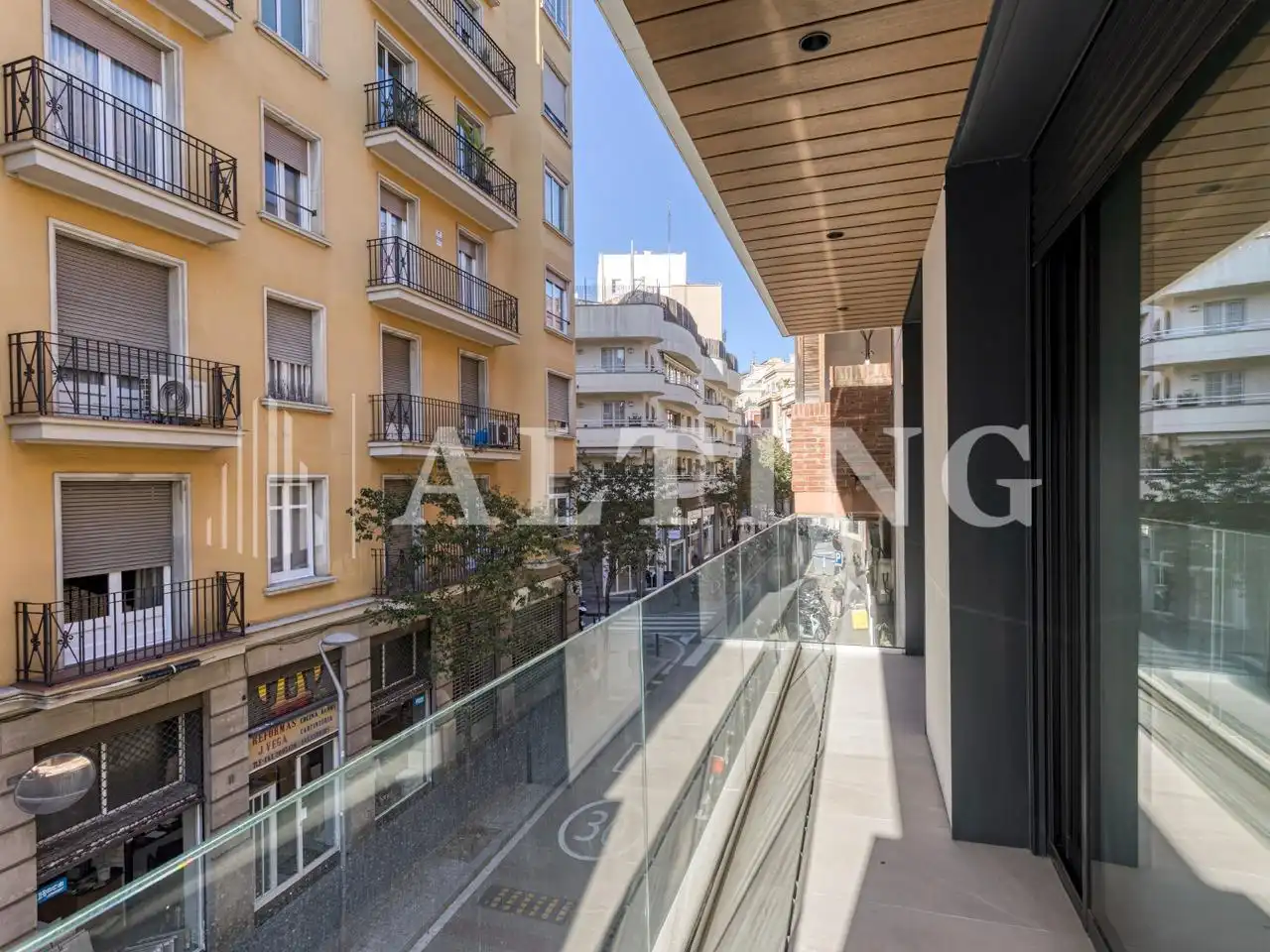 Exterior view of Flat for sale in Barcelona  with Heating, Parquet flooring and Terrace