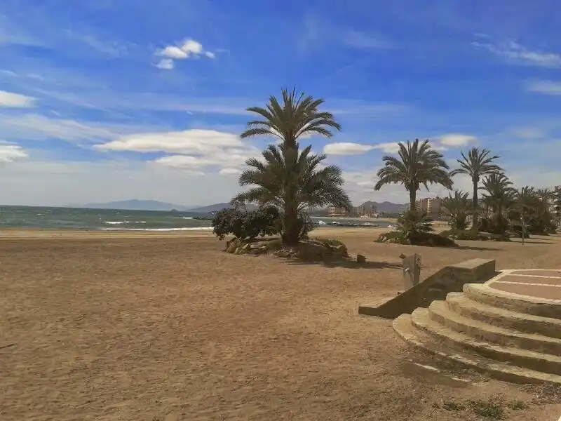Vista exterior de Casa o xalet en venda en Águilas amb Calefacció, Piscina i Balcó