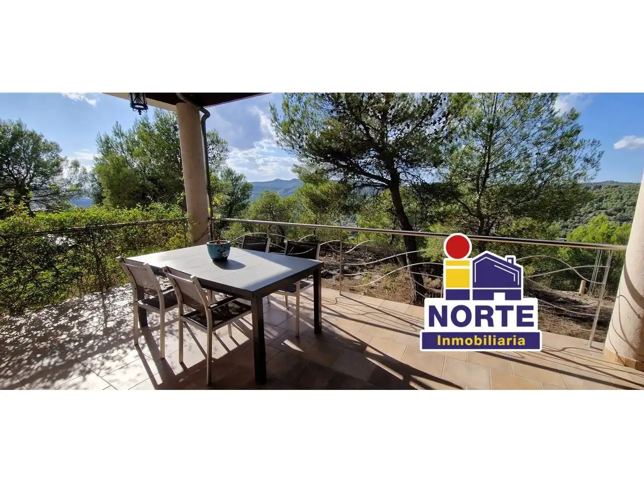 Vista exterior de Casa o xalet en venda en Alcoy / Alcoi amb Calefacció, Jardí privat i Terrassa