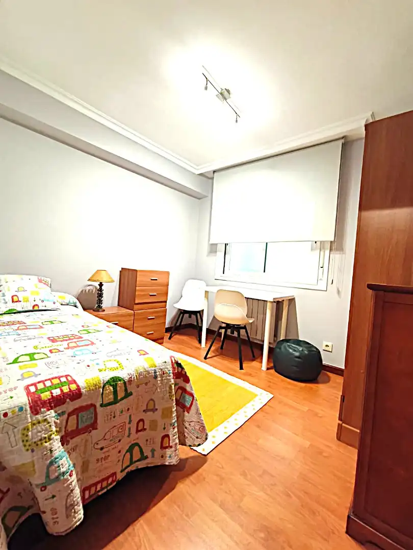 Bedroom of Flat for rent in Vigo   with Parquet flooring and Furnished