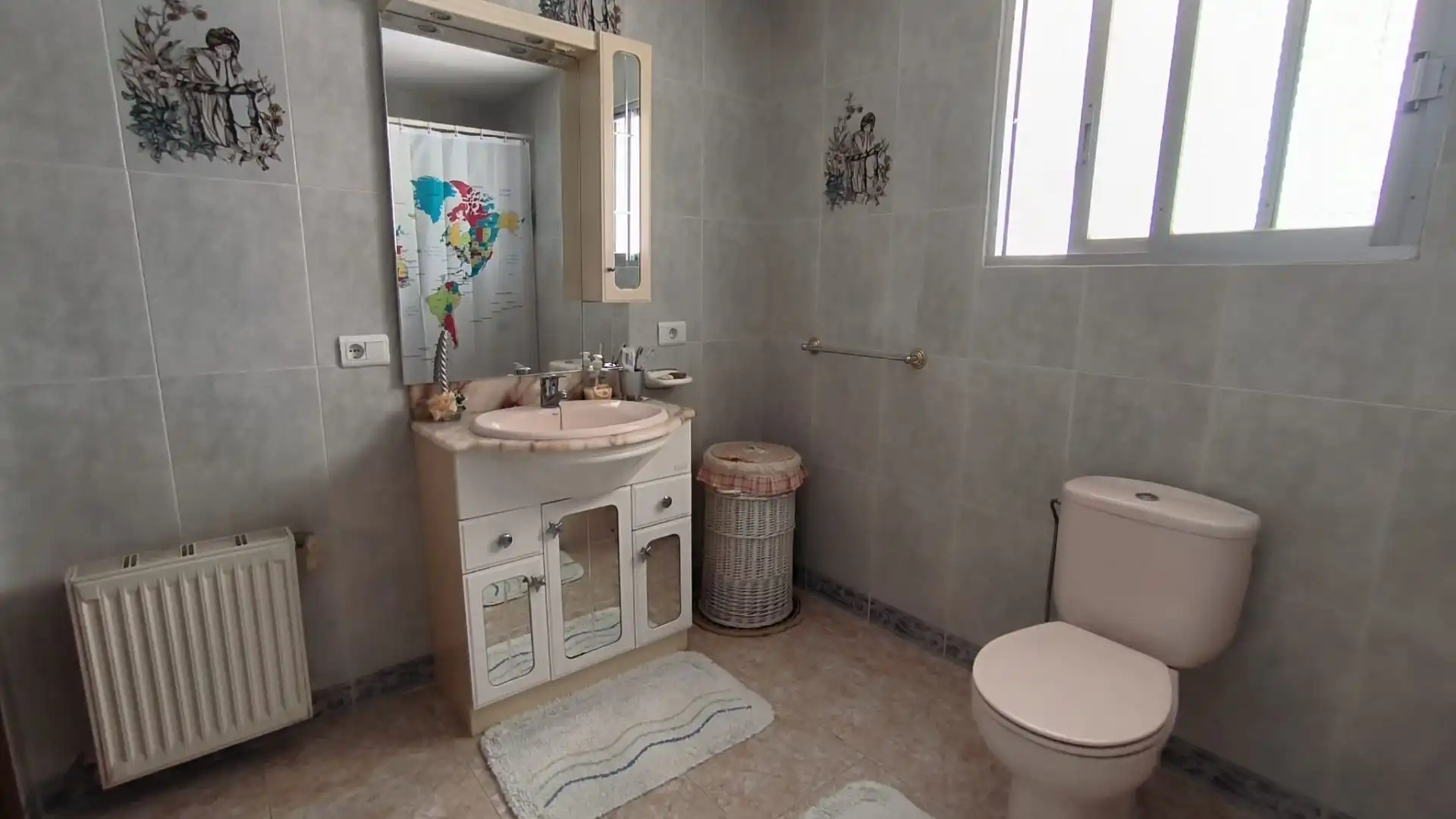 Bany de Casa o xalet en venda en L'Alfàs del Pi amb Aire condicionat, Calefacció i Jardí privat