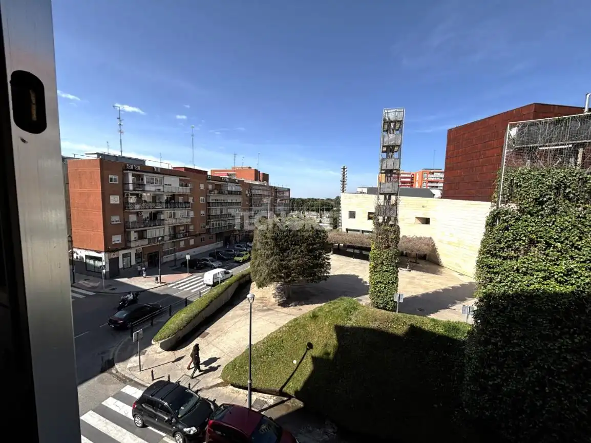Vista exterior de Piso en venta en Móstoles con Calefacción, Terraza y Amueblado