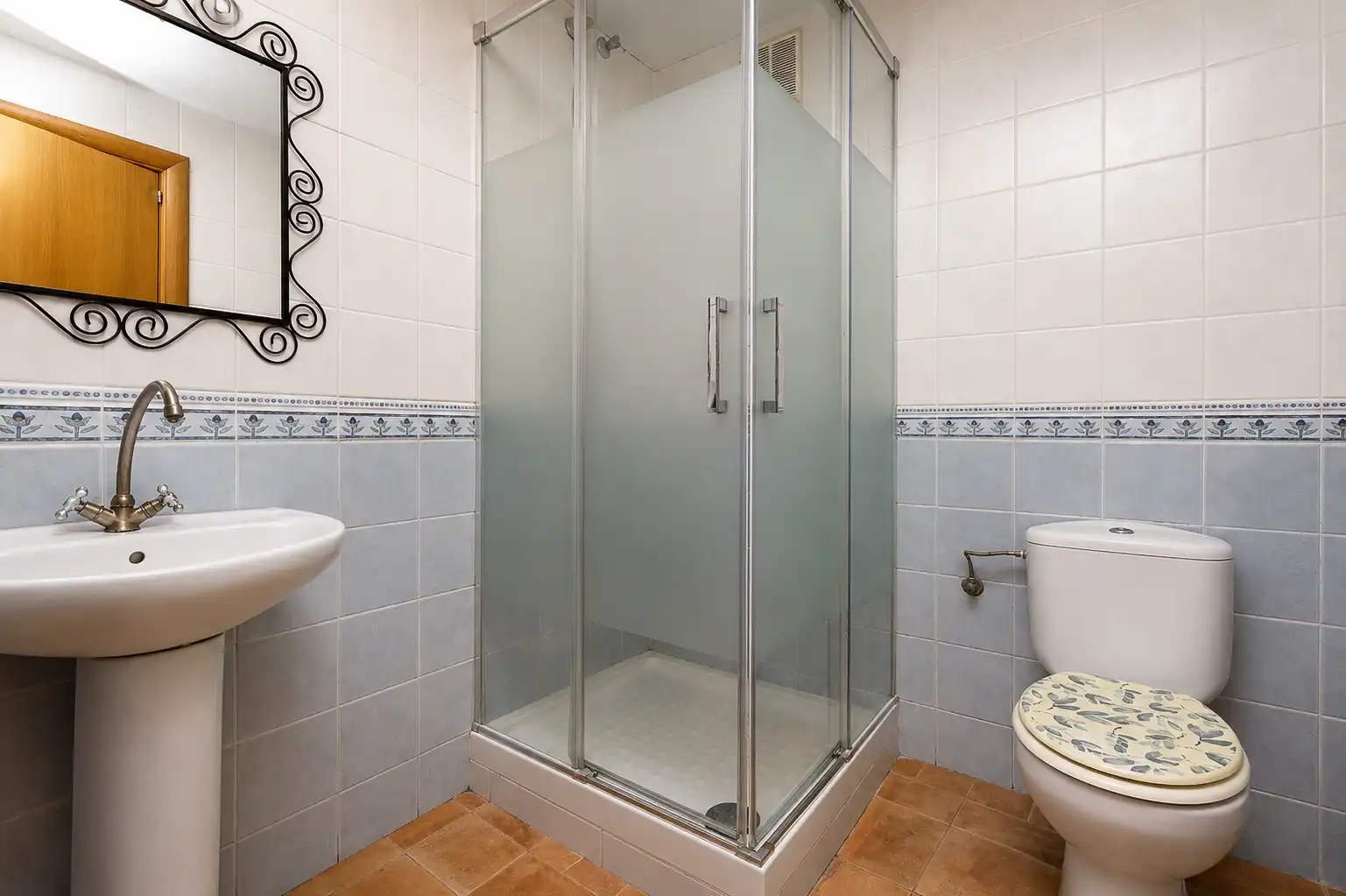 Badezimmer von Haus oder Chalet zum Verkauf in Castelldefels mit Klimaanlage, Heizung und Terrasse