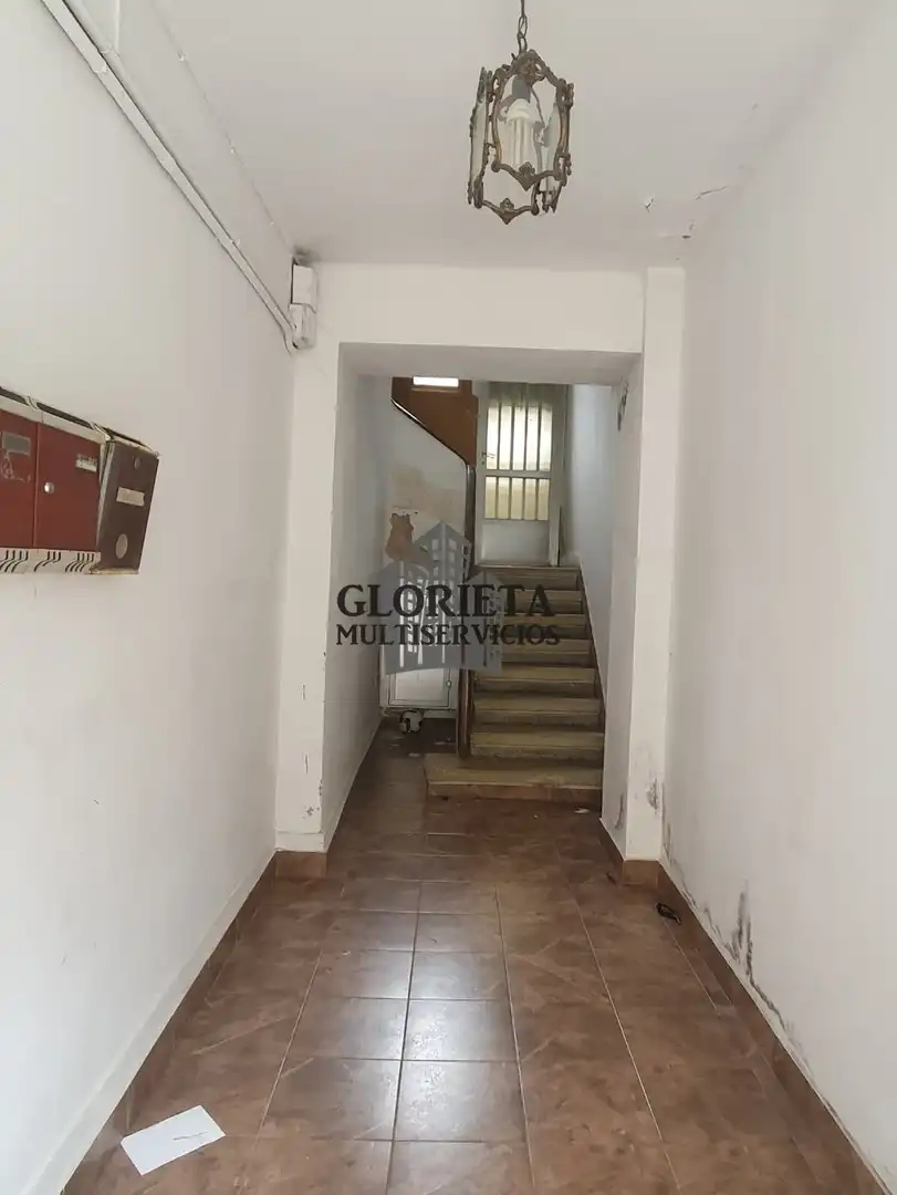 Piso en venta en Vigo  con Calefacción, Jardín privado y Amueblado