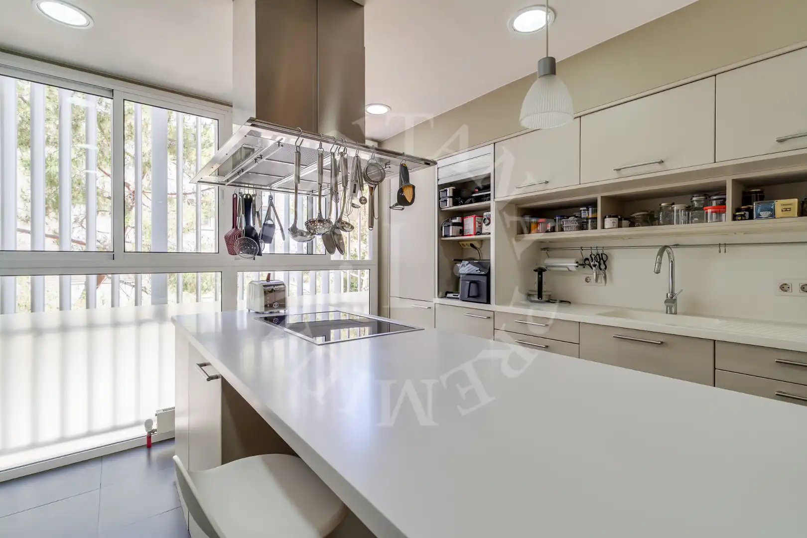 Cuina de Pis en venda en Barcelona amb Aire condicionat, Calefacció i Parquet