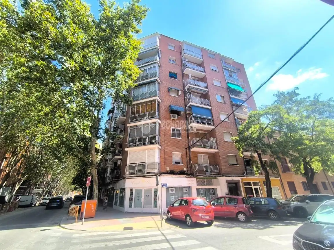 Local comercial en venta en Estación - Parque O'Donnell