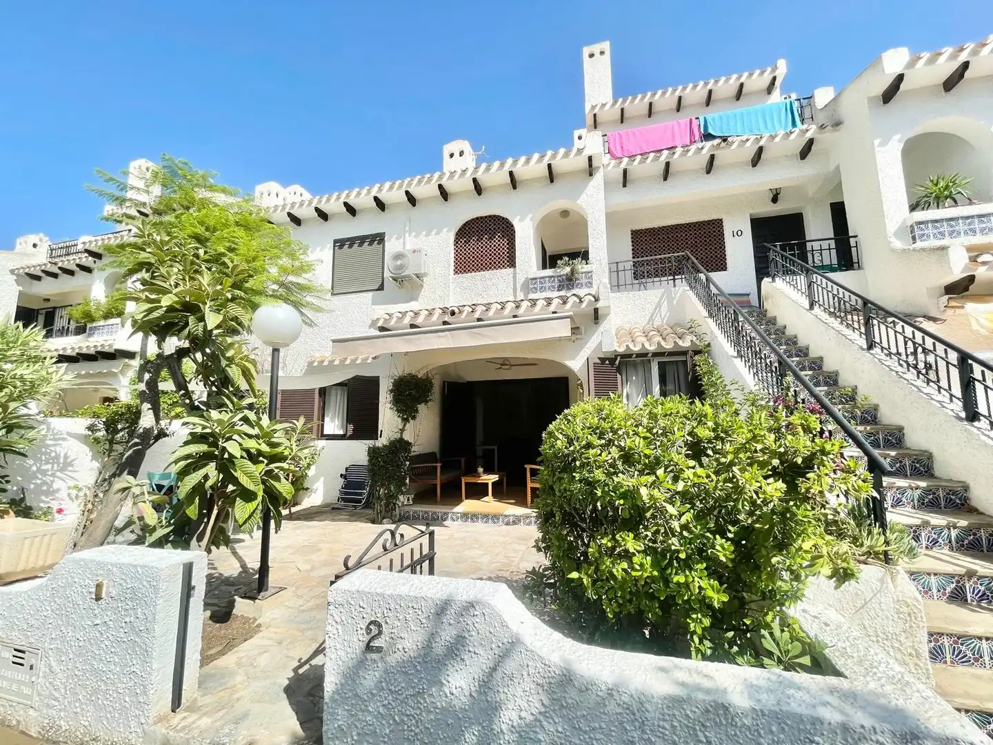 Vista exterior de Casa o xalet de lloguer en Orihuela amb Terrassa, Piscina i Moblat