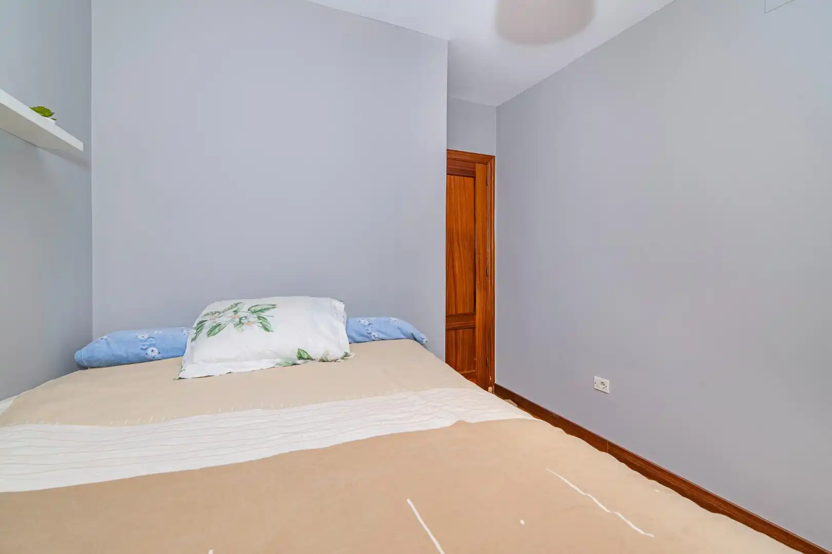Habitación de Piso en venta en La Zubia con Aire acondicionado y Amueblado