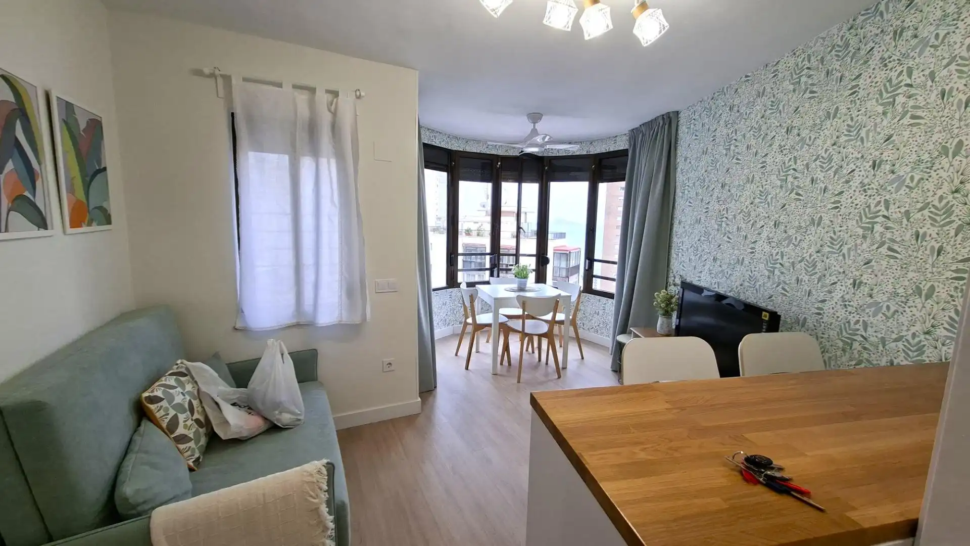 Living room of Apartments for sale in Benidorm  with Heating, Furnished and Community pool