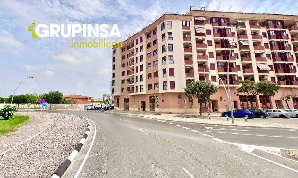 Vista exterior de Pis en venda en Castellón de la Plana / Castelló de la Plana amb Aire condicionat, Terrassa i Traster