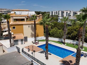 Penthouse mit Pool zum Verkauf in Orihuela Costa