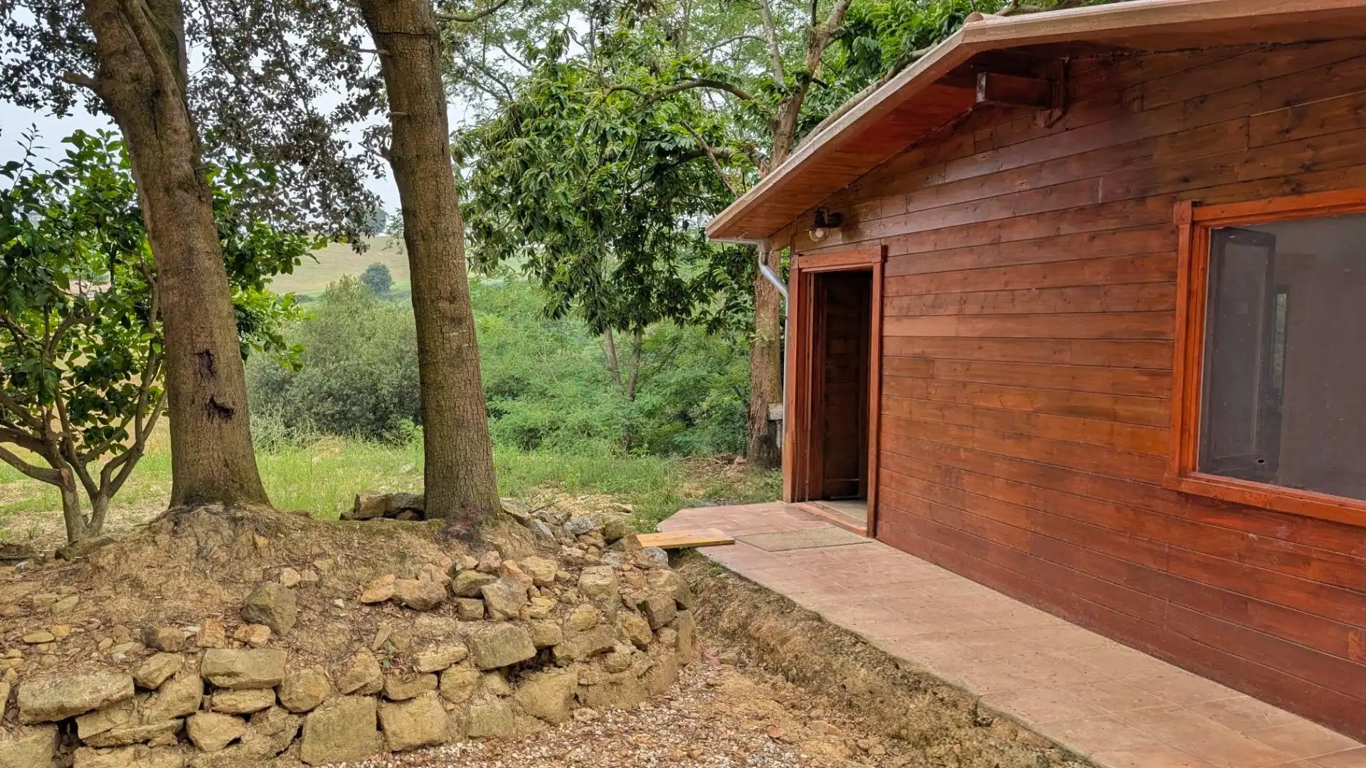 Vista exterior de Finca rústica en venda en Torrelavega  amb Jardí privat