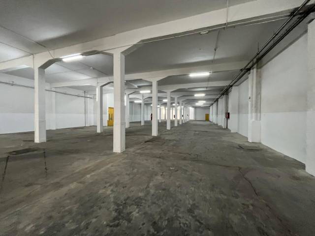 Nave industrial en Alquiler en Carrer de la Riera del Fonollar en Casablanca