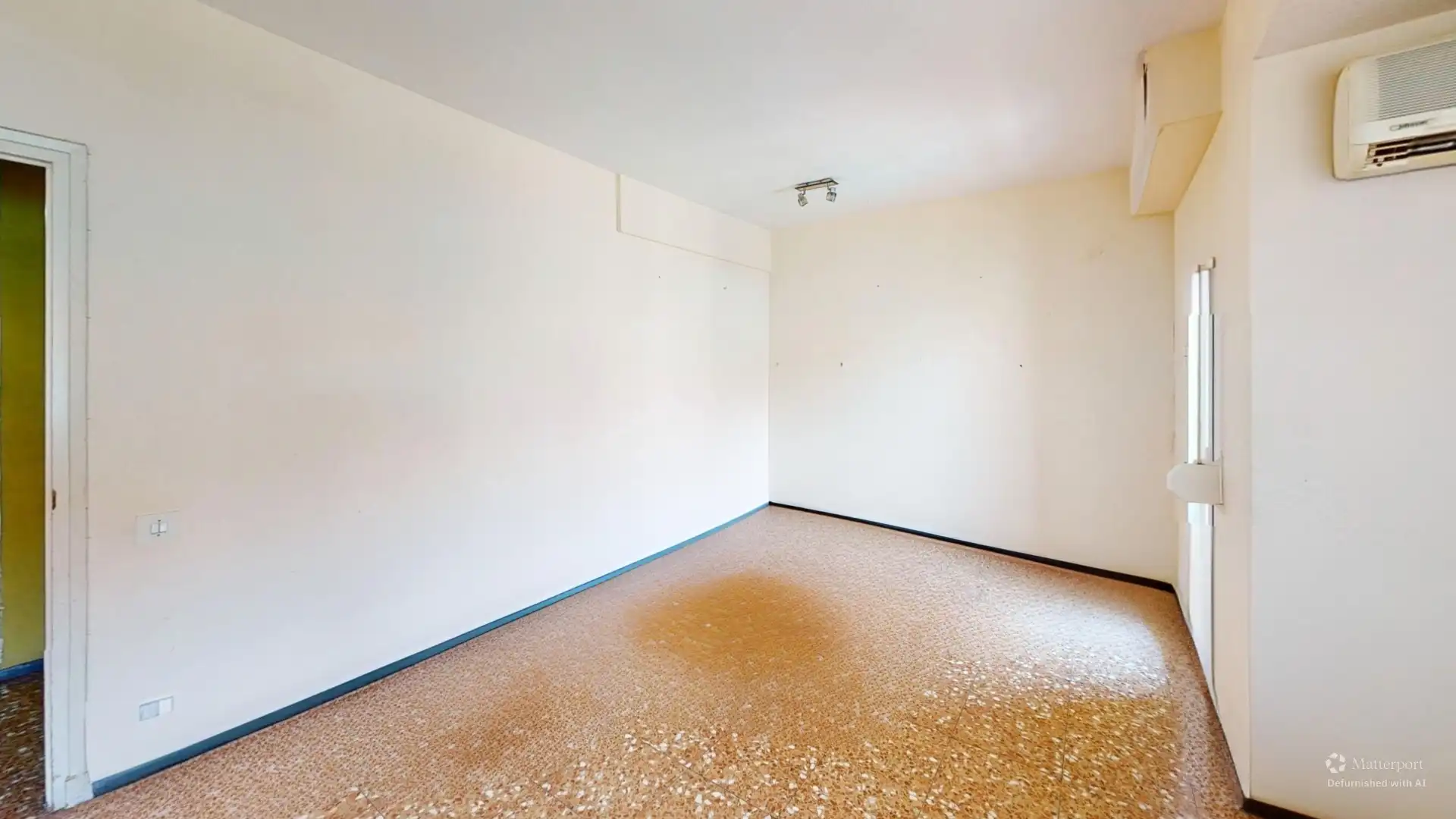 Piso en venta en Alicante / Alacant con Amueblado y Balcón