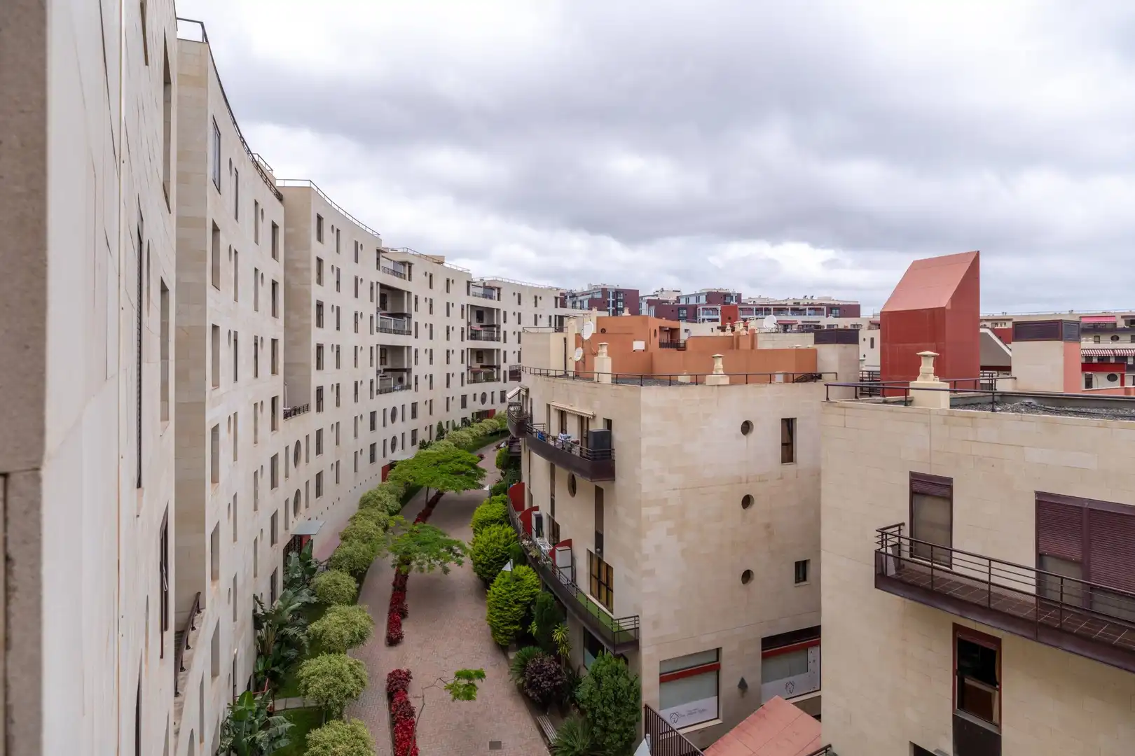 Vista exterior de Pis en venda en Las Palmas de Gran Canaria amb Jardí privat i Traster