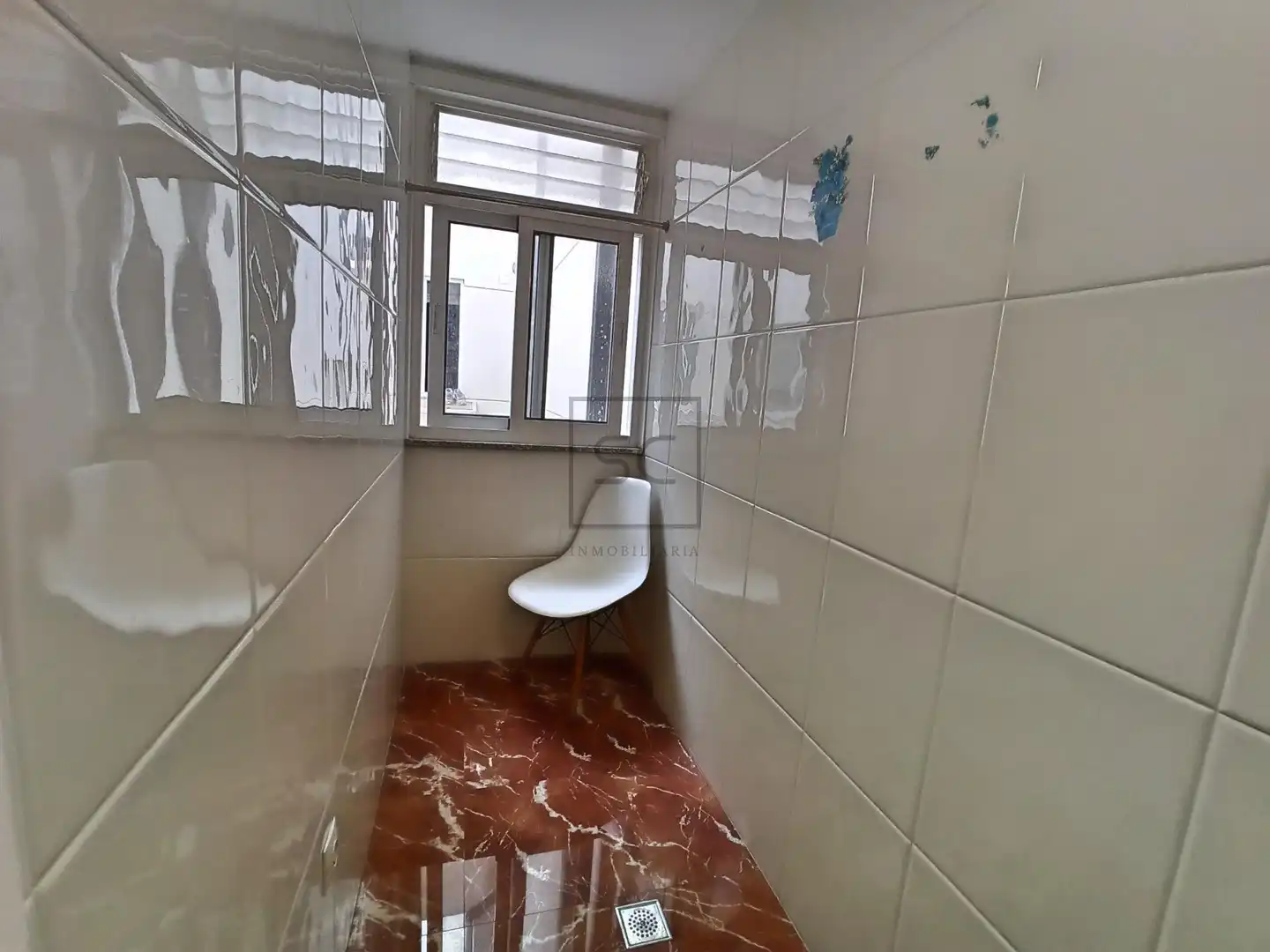 Baño de Piso en venta en Narón con Calefacción y Trastero