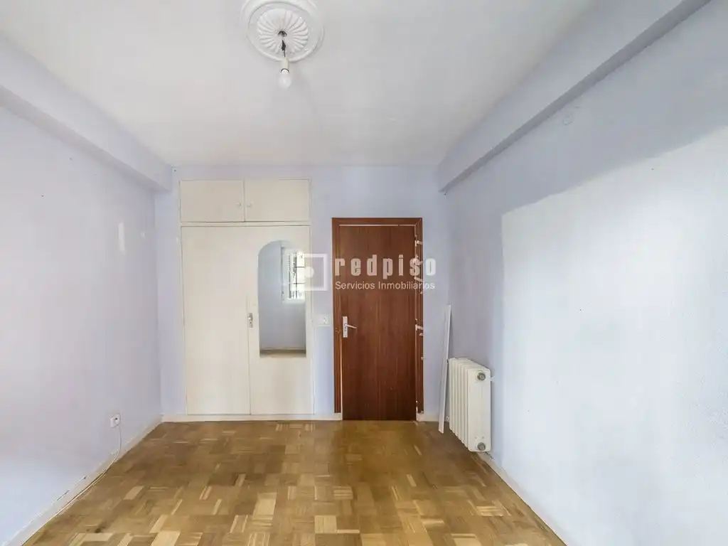 Habitación de Piso en venta en Madrid con Calefacción y Terraza