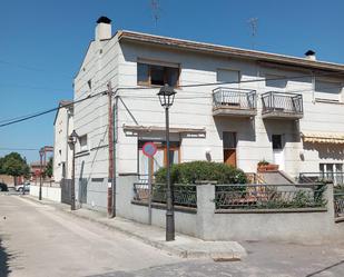 Exterior view of Single-family semi-detached for sale in Torrelles de Foix