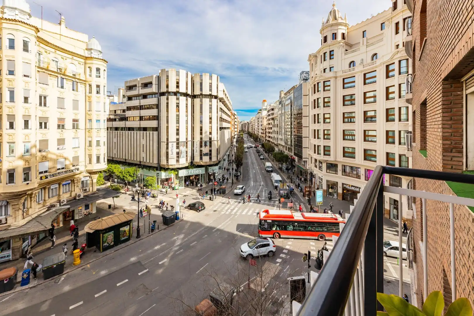 Vista exterior de Pis de lloguer en Valencia amb Aire condicionat, Moblat i Balcó