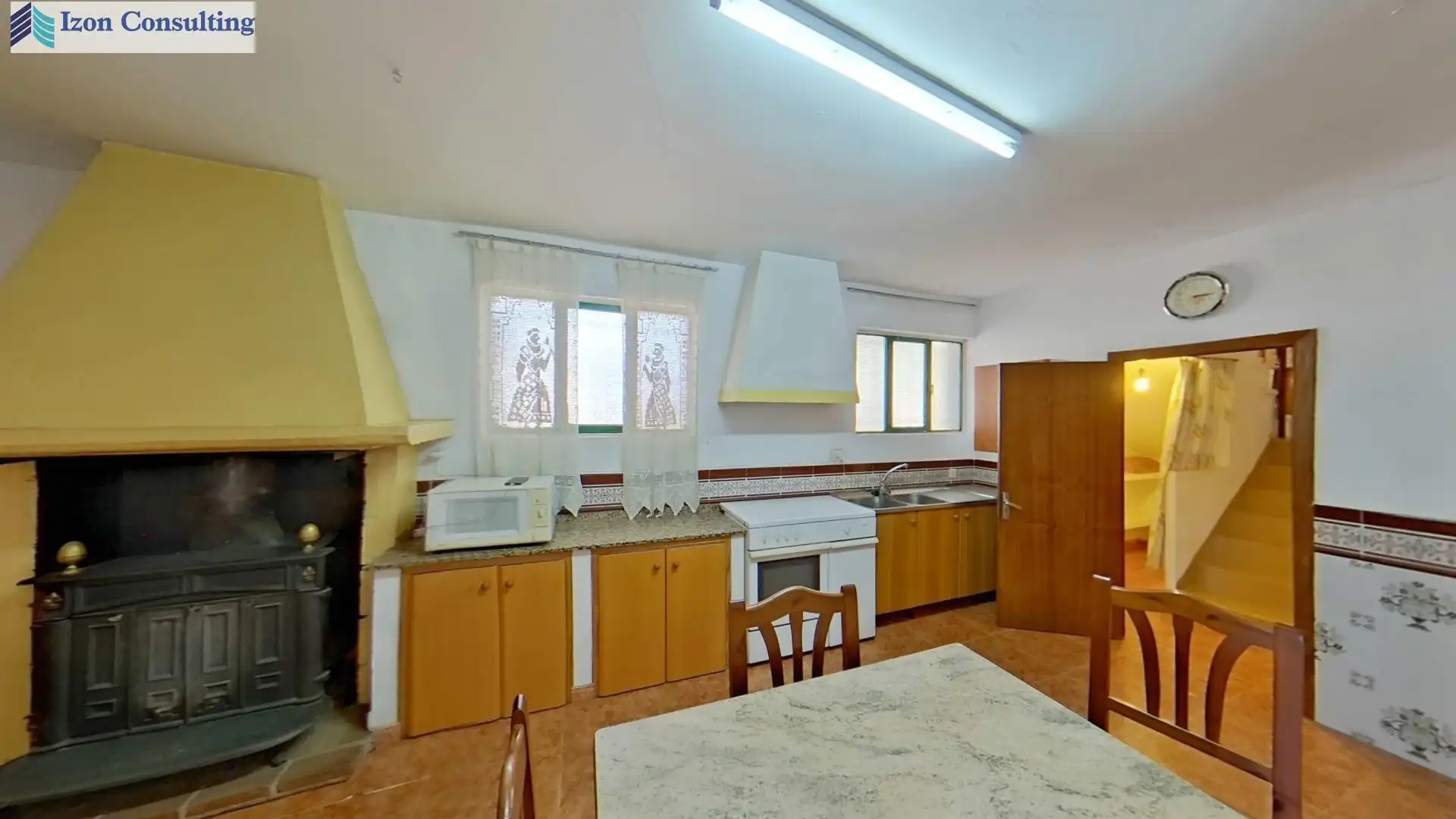 Cuina de Casa o xalet en venda en Bienservida amb Calefacció, Terrassa i Traster