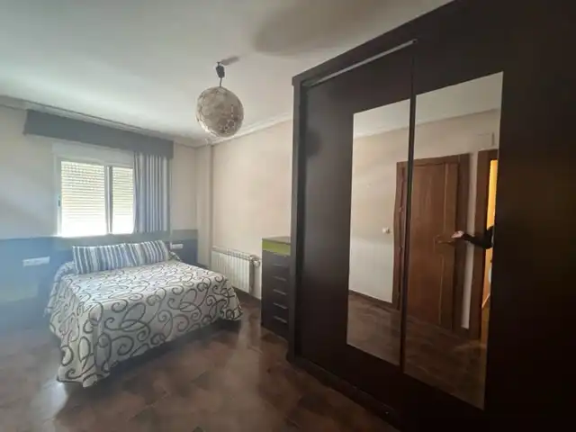 Bedroom of Flat for rent in Puertollano  with Air Conditioner, Heating and Parquet flooring