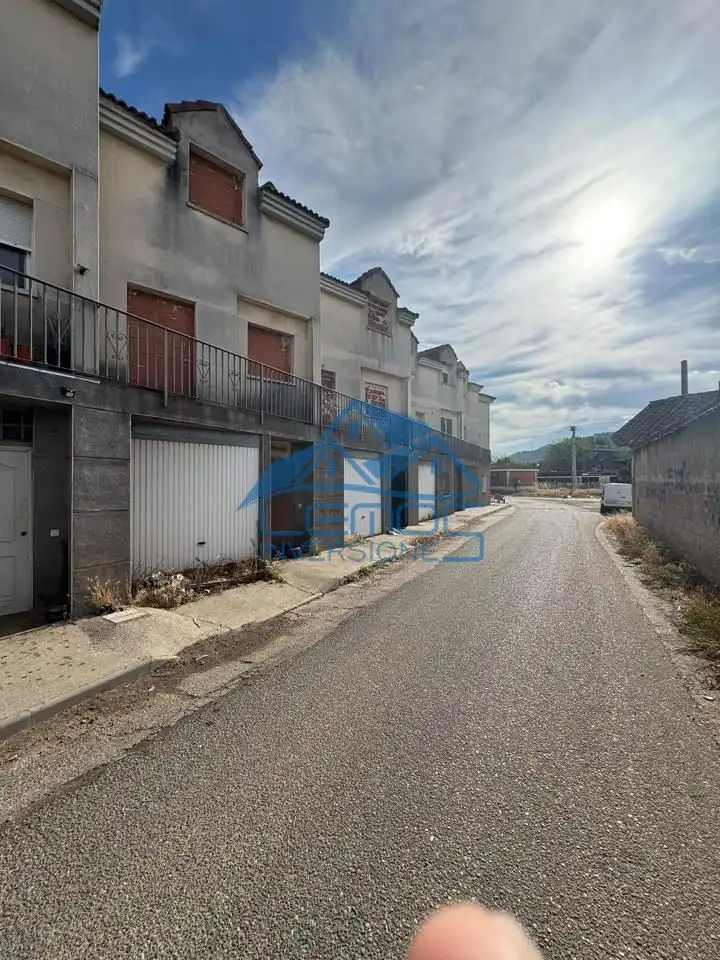Exterior view of Houses for sale in Cabezón de Pisuerga, Valladolid