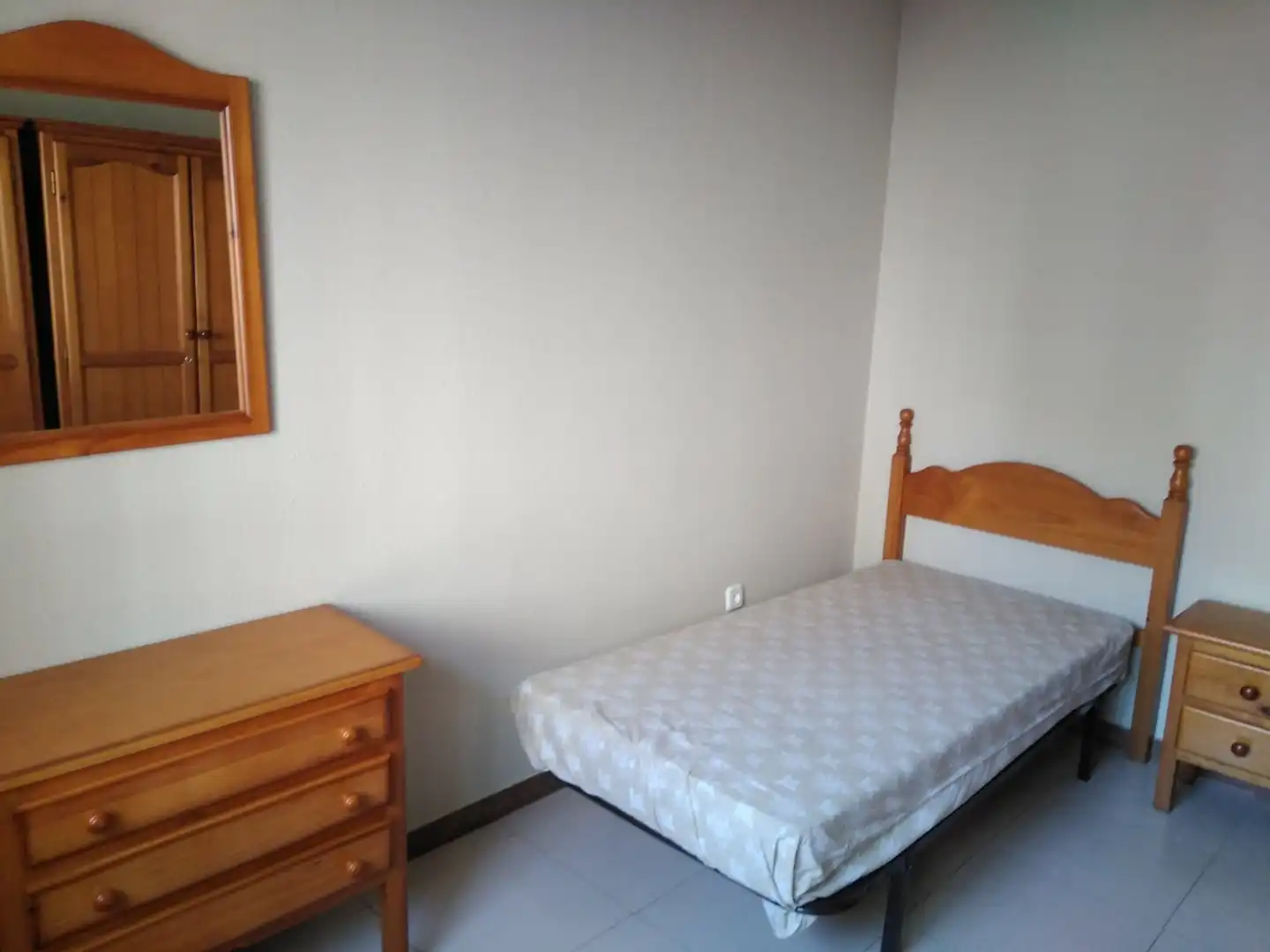 Dormitori de Apartament de lloguer en Ciudad Real amb Moblat