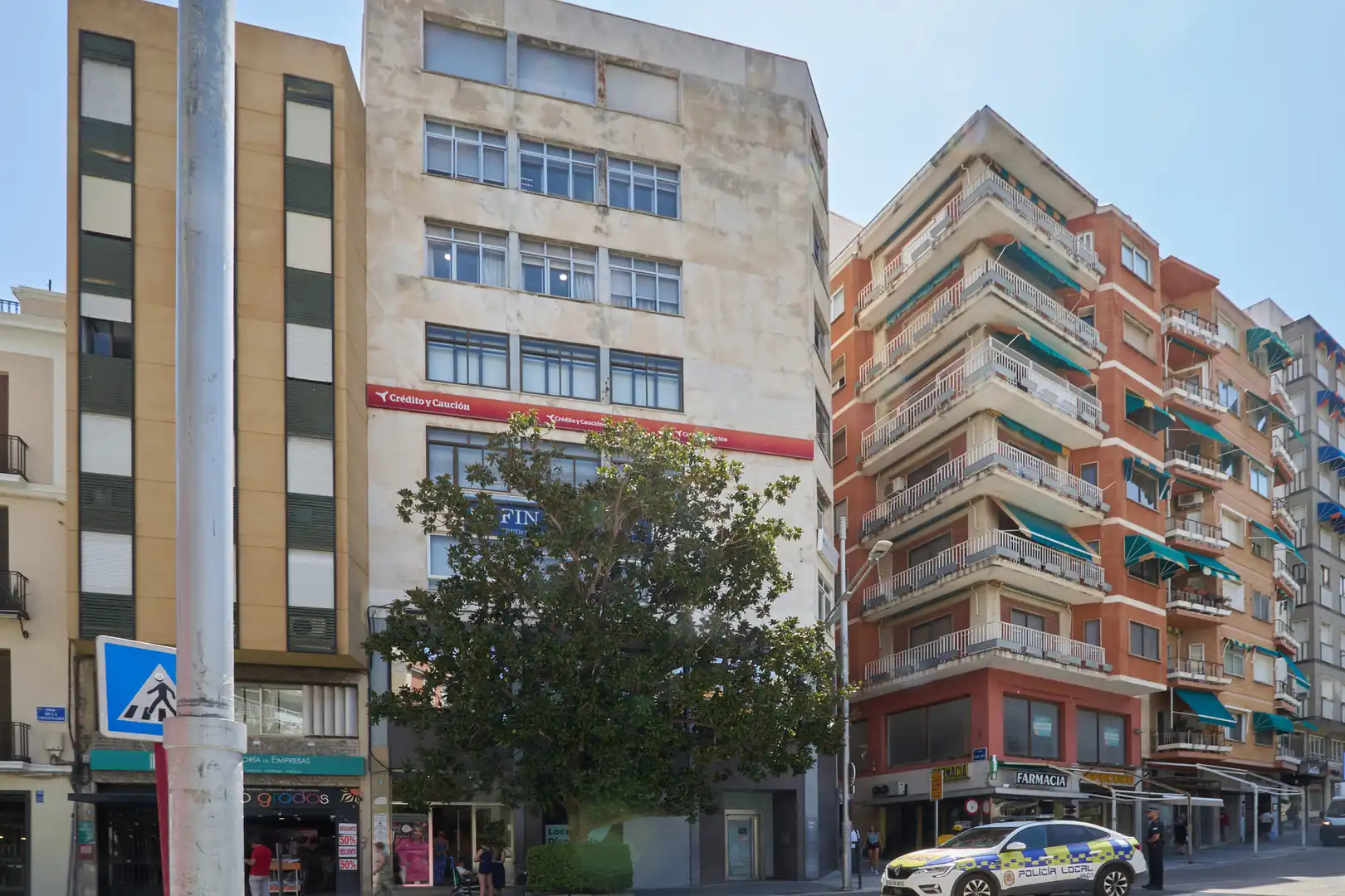 Außenansicht von Wohnung zum Verkauf in Jaén mit Klimaanlage, Heizung und Parkett